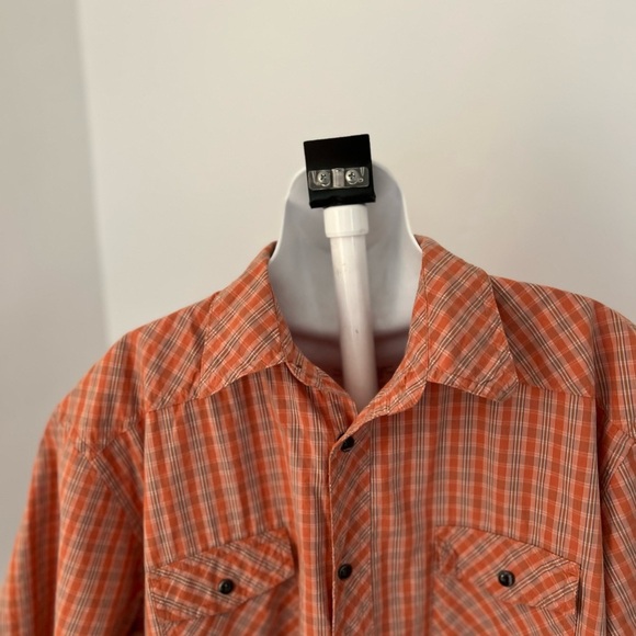 Cabela’s Short Sleeve Plaid Snap Front Shirt - Picture 3 of 6